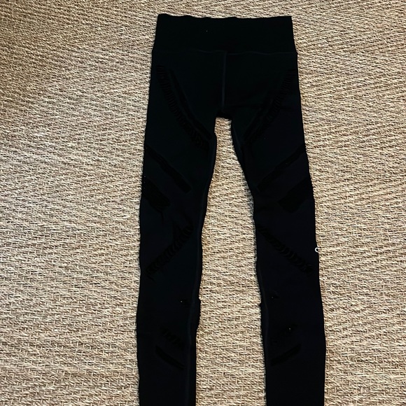 ALO Yoga Pants - ALO RIBBED LEGGINGS